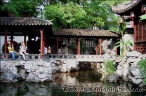Find peace and harmony at Yuyuan garden.