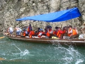 Charming sightseeings along the Shennong Stream. Charming sightseeings along the Shennong Stream.