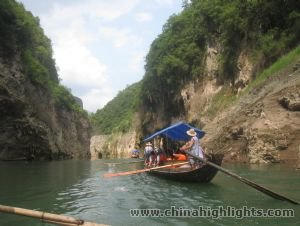 Charming sightseeings along the Shennong Stream.